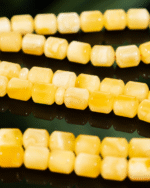 ⁦كهرمان طبيعي بياض و شاهد مميز⁩ - الصورة ⁦4⁩