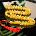 كهرمان طبيعي مبرقع قديم