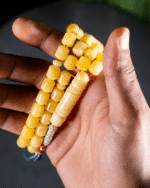 ⁦كهرمان طبيعي بياض و شاهد مميز⁩ - الصورة ⁦7⁩