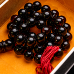 كهرمان بلطيقي كرزي انعكاس احمر