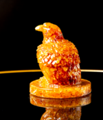 ⁦تحفه كهرمان مجسم الصقر⁩ - الصورة ⁦4⁩