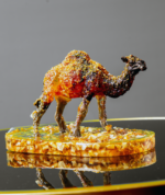 تحفه كهرمان مجسم جمل