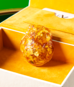 ⁦تحفه كهرمان مجسم بوم⁩ - الصورة ⁦2⁩