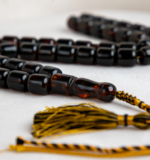 ⁦كهرمان دومينكاني لون وانعكاس جميل⁩ - الصورة ⁦3⁩