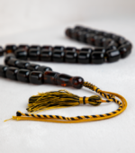 كهرمان دومينكاني لون وانعكاس جميل