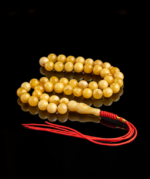 كهرمان طبيعي قديم مبرقع