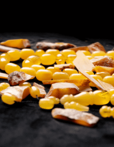 ⁦كهرمان طبيعي حجر واحد مع خرز سبير و راس كبوس و كسار⁩ - الصورة ⁦10⁩