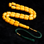 كهرمان طبيعي قديم