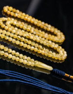 ⁦كهرمان طبيعي ناعم بياض قيمر عسل⁩ - الصورة ⁦2⁩