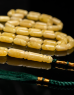 ⁦كهرمان طبيعي مبرقع بياض قصة صنوبري⁩ - الصورة ⁦2⁩