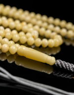 ⁦كهرمان طبيعي بياض ناعم قصة مميزة⁩ - الصورة ⁦2⁩