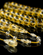 ⁦مسباح شفاف كاست لون مميز " شبيه الكهرمان البلطيقي "⁩ - الصورة ⁦2⁩