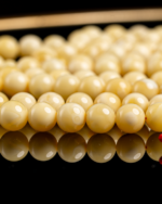 ⁦كهرمان طبيعي ابيض محاحي⁩ - الصورة ⁦3⁩