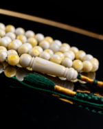 ⁦مسباح مستكه دائري ابيض تبرقع⁩ - الصورة ⁦2⁩