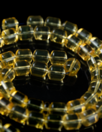 ⁦كهرمان طبيعي شفاف صافي⁩ - الصورة ⁦2⁩