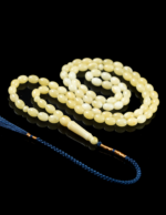 ⁦كهرمان طبيعي بياض و قصة مميزة⁩ - الصورة ⁦2⁩