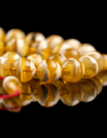 ⁦كهرمان مشخط طوق من بلاطات مع شاهد سبير و خرزة و كسار خراطة محمد العمقي⁩ - الصورة ⁦4⁩