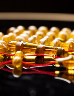 ⁦كهرمان مشخط طوق من بلاطات مع شاهد سبير و خرزة و كسار خراطة محمد العمقي⁩ - الصورة ⁦5⁩