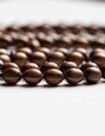 ⁦مسباح من عود 99 خرزة قصة بيض حمام⁩ - الصورة ⁦3⁩