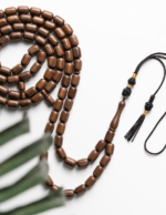 ⁦مسباح من عود 99 خرزة قصة صندوقي⁩ - الصورة ⁦2⁩