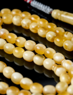 ⁦كهرمان طبيعي طباشيري بعسل نغتسات لوقو الخالدي⁩ - الصورة ⁦4⁩