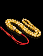 كهرمان طبيعي قديم منوصف شاهد مميز