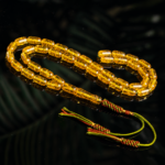 مستكه شفاف تنجيم شبيه الكهرمان قصة صنوبري