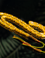 ⁦مستكه شفاف تنجيم شبيه الكهرمان قصة صنوبري⁩ - الصورة ⁦2⁩