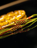 ⁦مستكه شفاف تنجيم شبيه الكهرمان قصة صنوبري⁩ - الصورة ⁦5⁩